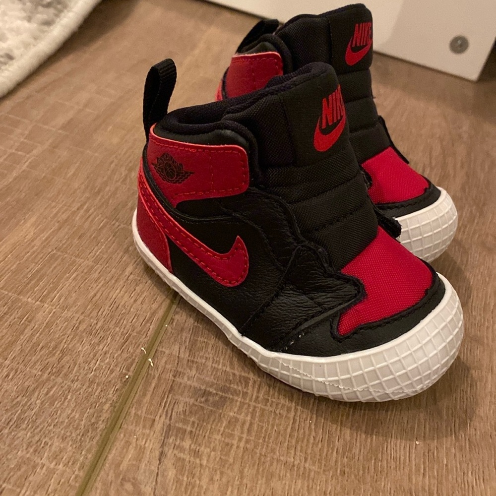 Red/black Nike sky Jordan crib shoes size 2 EEUC